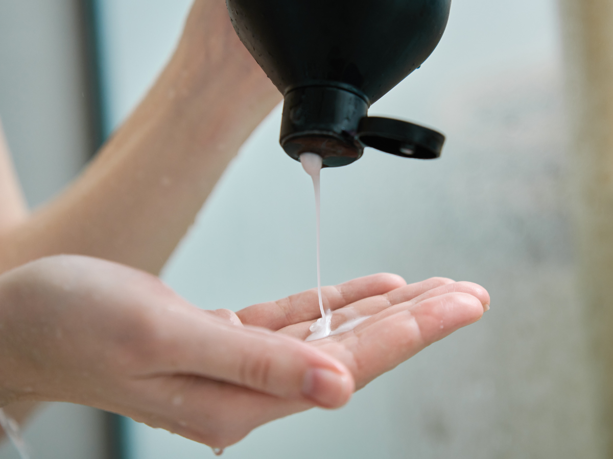 Shampoo di colori diversi, trasparente, perlato e colorato, a confronto